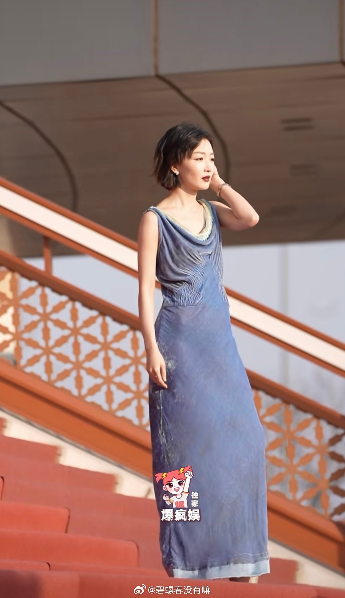 今天周冬雨和刘昊然都参加了CMG中国电影盛典诶，两个人看起来状态都还不错 