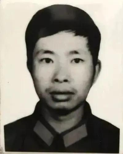 陶荣华，汉族，湖南省衡东县人，曾是35206部队64分队班长，中共党员。1980