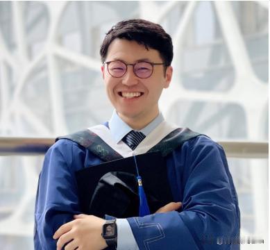 何世豪，男，山东菏泽人，首都医科大学附属北京天坛医院神经外科专业型博士研究生。