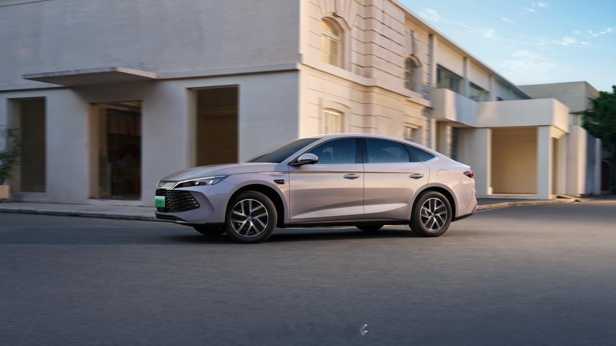 2026款秦L DM-i上市了，友商们又得头疼了。10月23日，2026款秦L 