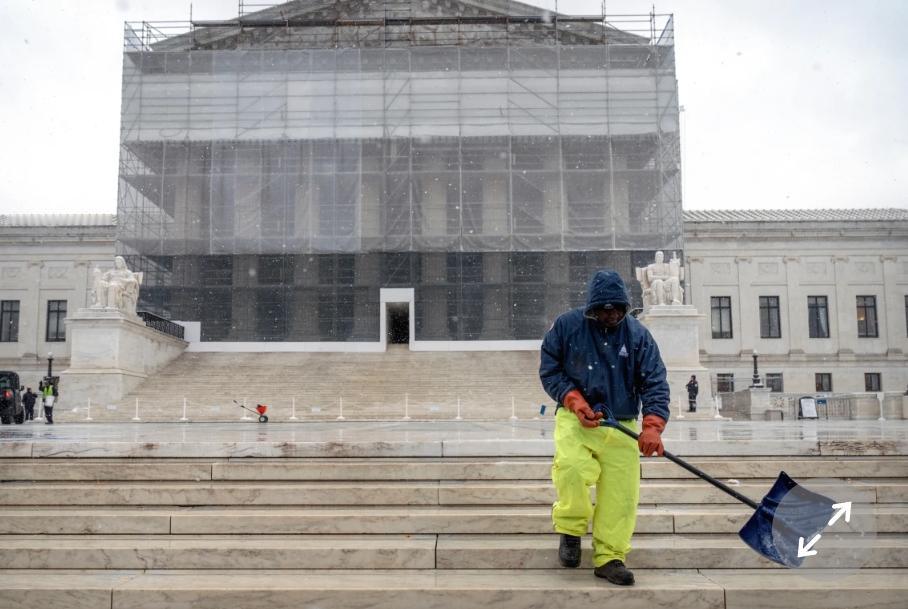 突发快讯：最高法院似乎倾向于扩大总统权力，并支持特朗普总统解雇独立机构董事会成员