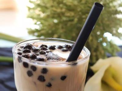 近日，浙江杭州萧山区中医院接诊了一例令人警醒的病例。18岁的高中生小袁在开学前一