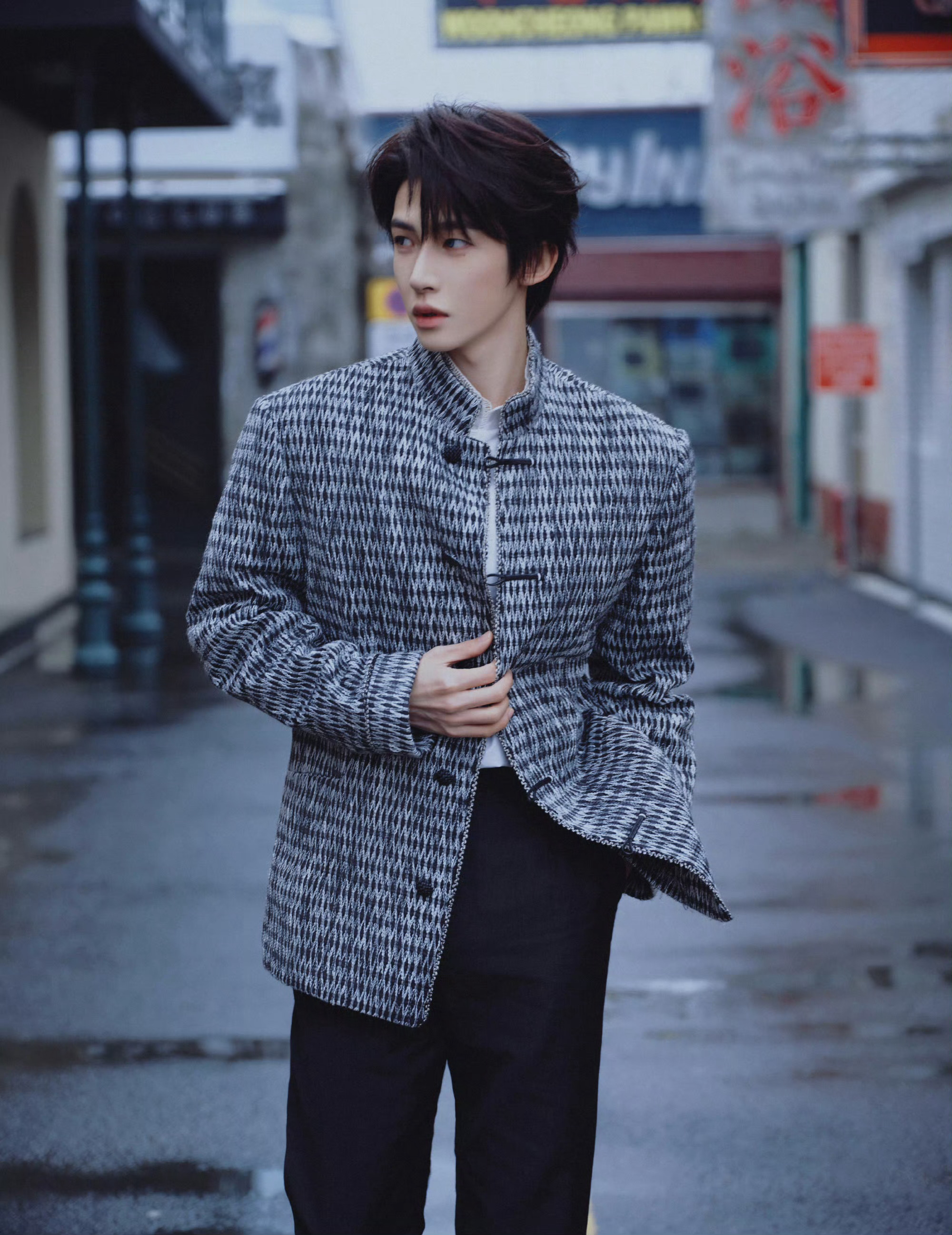 刘宇启程巴黎时装周，即将作为夏姿陈品牌代言人亮相品牌2026秋冬时装秀巴黎时装周