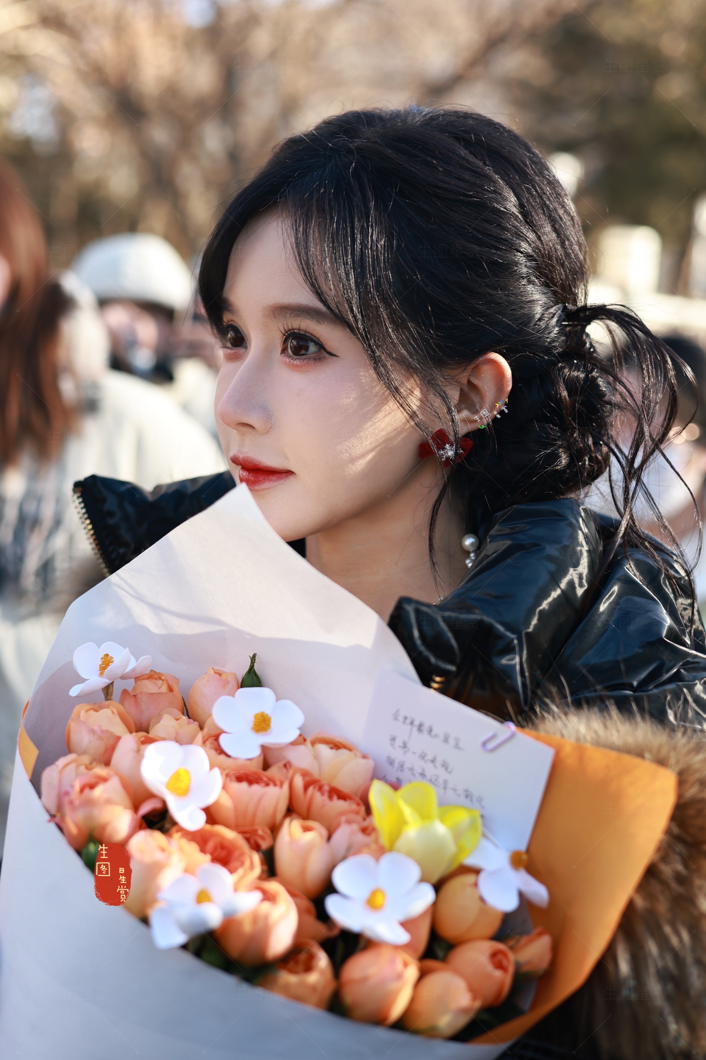 段艺璇央视春晚彩排下班冷冷的甜妹🖤 