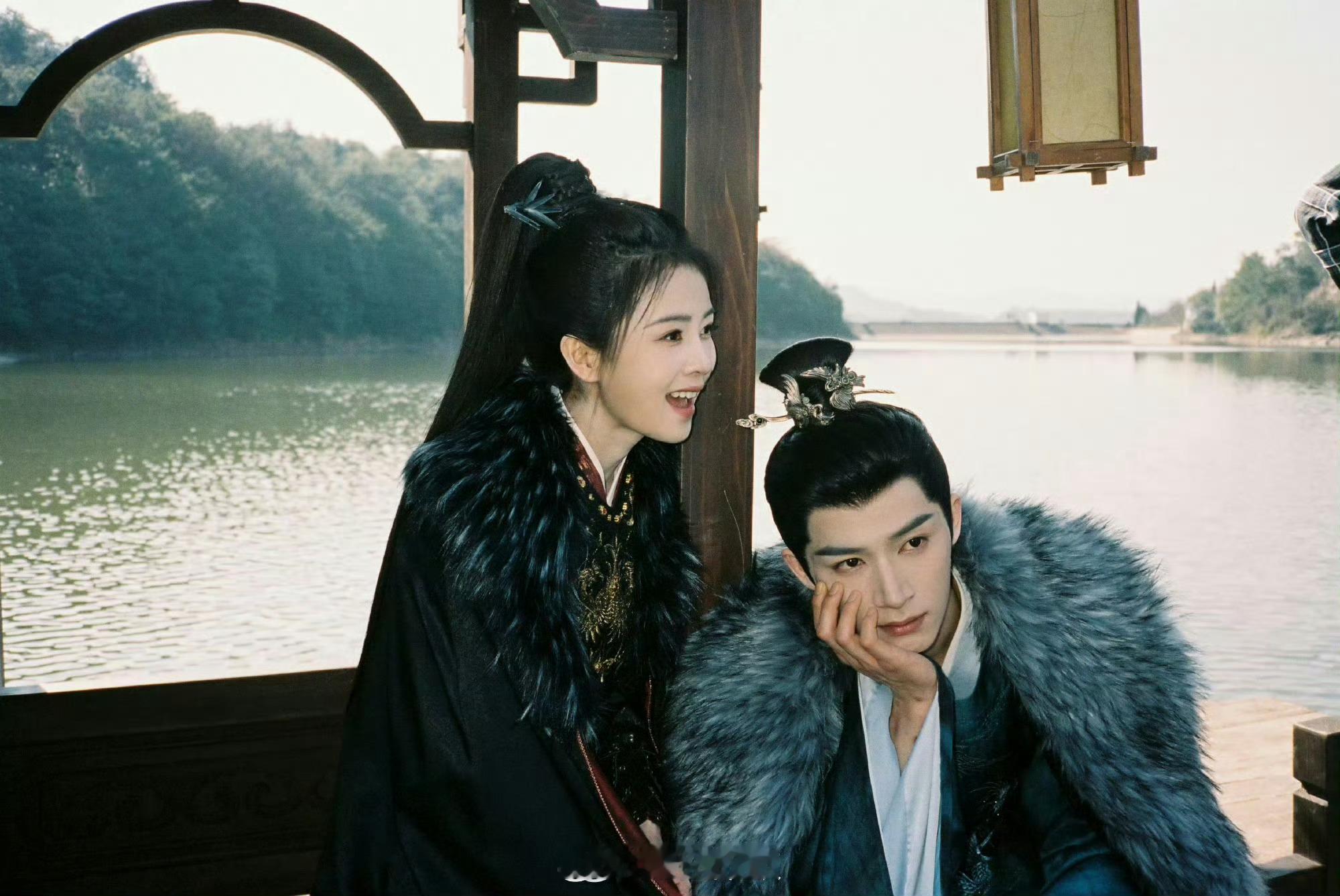 白鹿伴奏一响王星越就能接上 白鹿的旋律一响王星越就接，这份刻在细节里的默契，太让