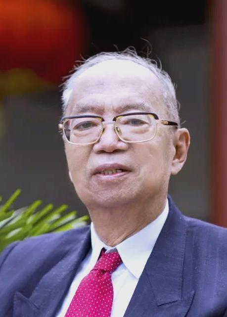 清华大学有一位教授叫赵家和，他身家千万，患癌后却连500块一片的进口药都舍不得吃