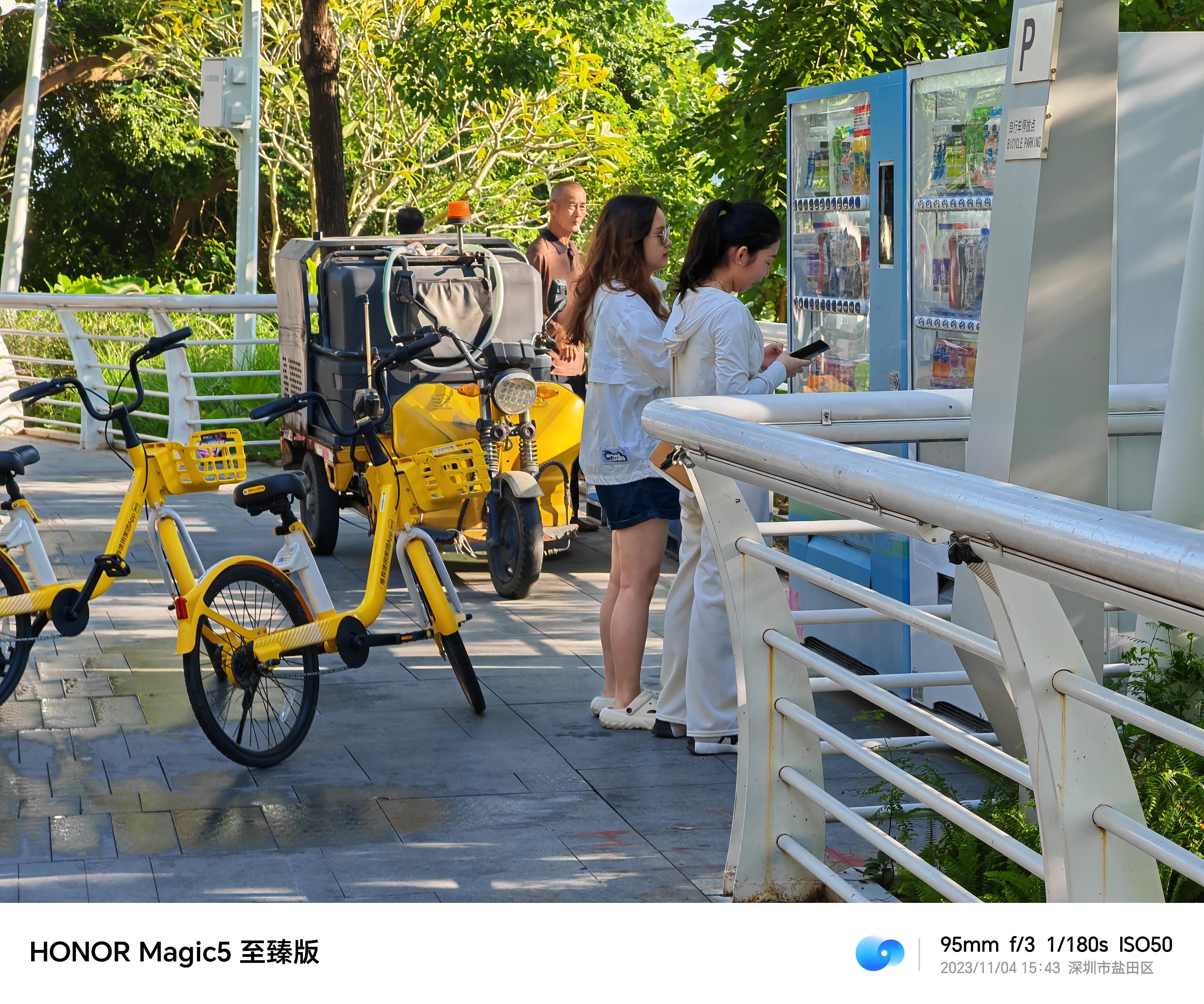 上周末出去玩 用荣耀Magic5至臻版拍的，库存发出来  ​​​