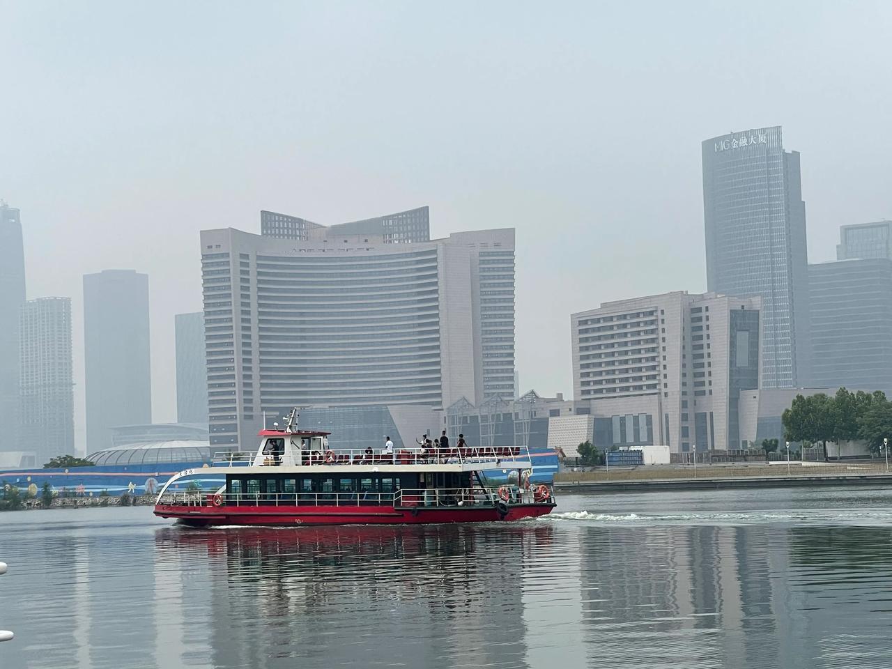 天津滨海新区（5）：从滨海文化中心出来，继续市区之旅，先在海河外滩公园漫步片刻，