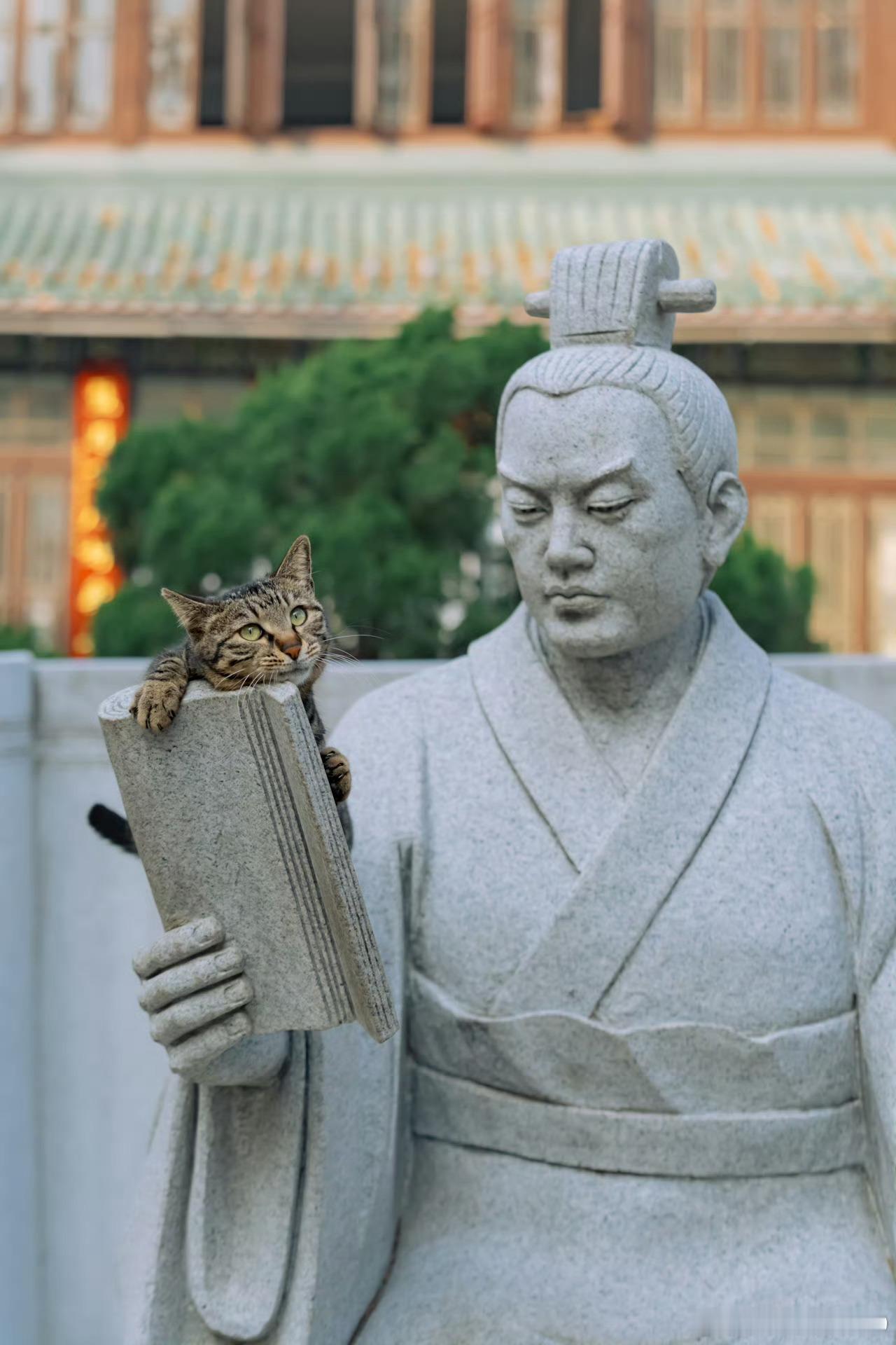 俄称莫斯科等多地遭无人机袭击俄乌开战持续四年多，两国大量青壮年伤亡、基础设施损毁