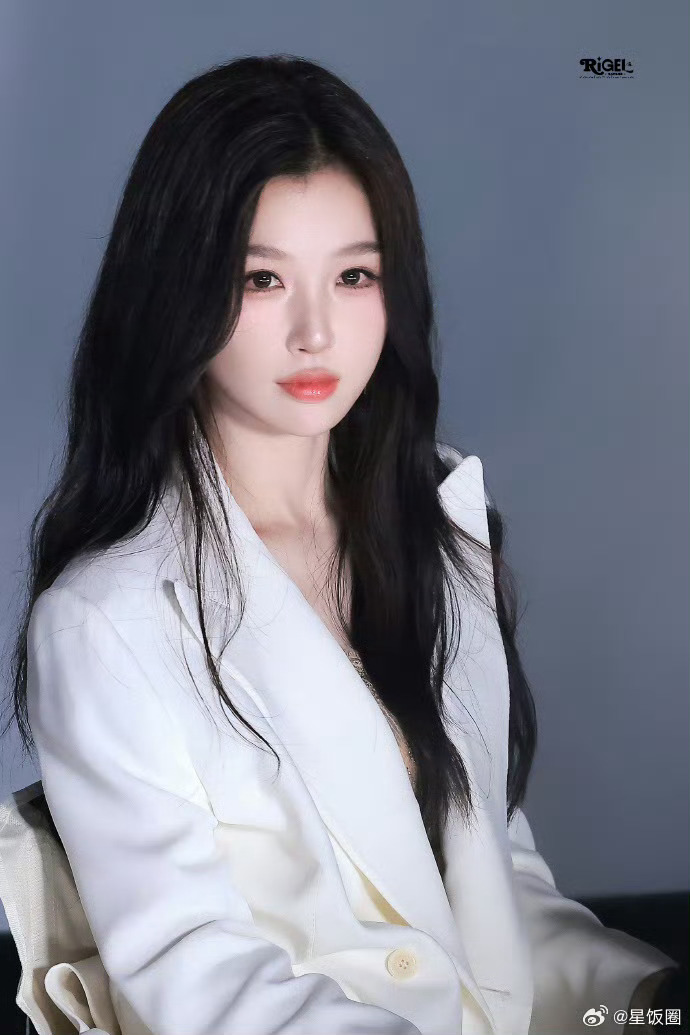 虞书欣这身我直呼妈咪虞书欣 没想到欣欣子还有这一面也太绝了吧 身材太好了 这身更