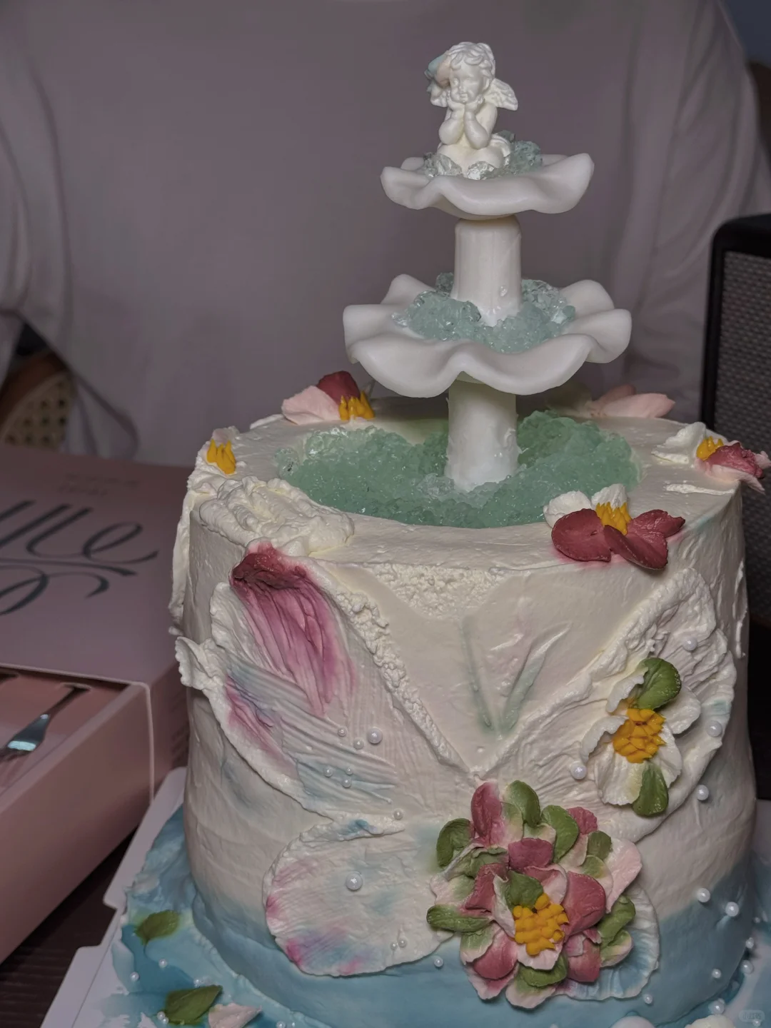 昆明昆明！！让npy吃到了人生蛋糕…🎂
