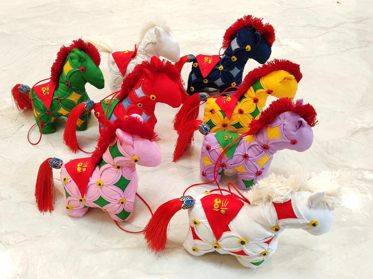 清远非遗出圈！这匹“发财马”太惊艳！谁能想到，威风凛凛的骏马，竟是清远非遗背带绣