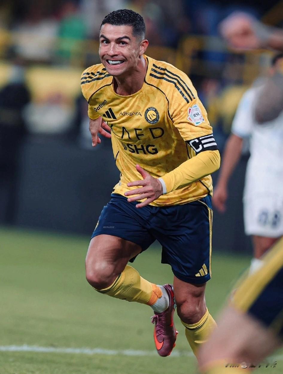 新年暴击啊，C罗的沙特联赛冠军又悬了!

万万没想到，开局豪取10连胜的利雅得胜