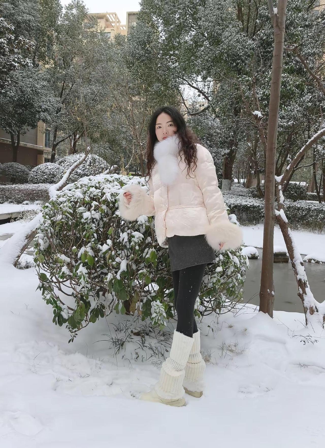 滁州的朋友们，想在狗市弄个摊位，得找谁呢？