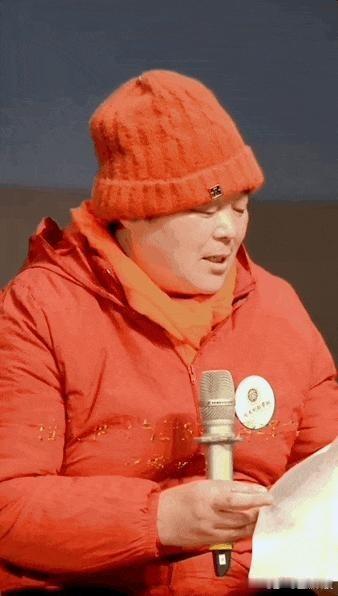 鹅腿阿姨的真鹅腿卖30元你看后面还有回头客去买她家的“真鹅腿”吗？还说是这两年火