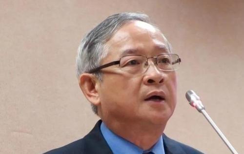 台湾 知名人士 林郁方曾称 ：“我实在看不懂大陆造那么多武器装备，造那么多航母干