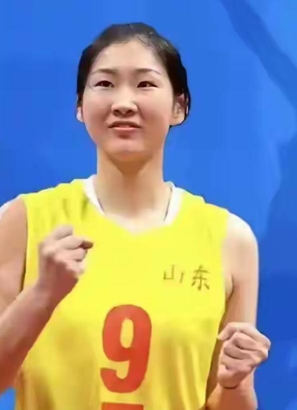 山东队打完排超联赛，杨涵玉泪洒当场，孙杰也难掩多年的情绪，泪水夺眶而出。王文涵与