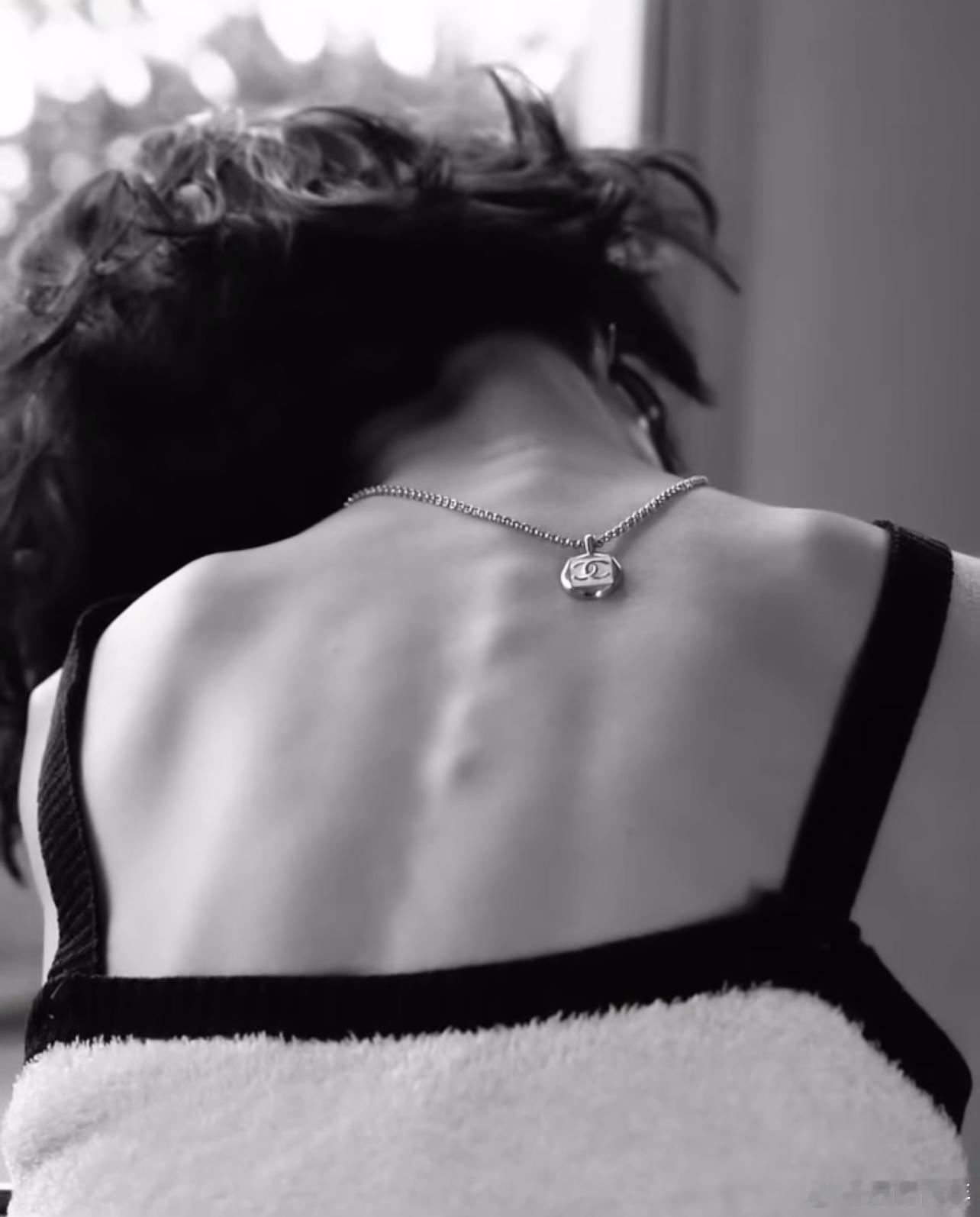 桂纶镁的格调，难怪高奢品牌爱她。 