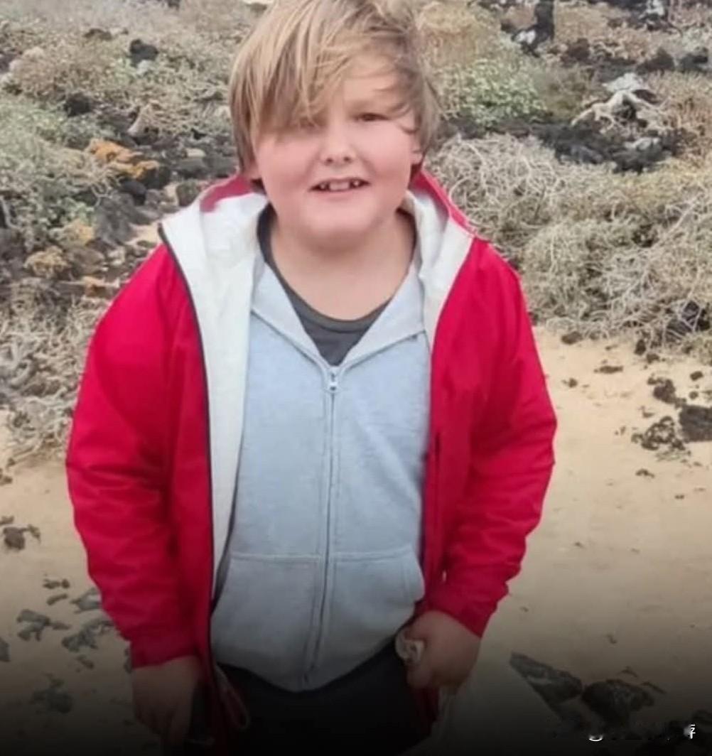 诺埃·卢克施图尔是一名13岁的男孩，因环保行动和环保意识在西班牙兰萨罗特岛广为人