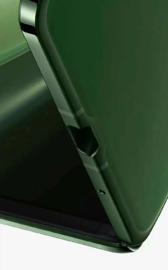 姐妹们，我真的被vivoXFold5 的轻薄程度给震惊了，手机边框连C口都放不下