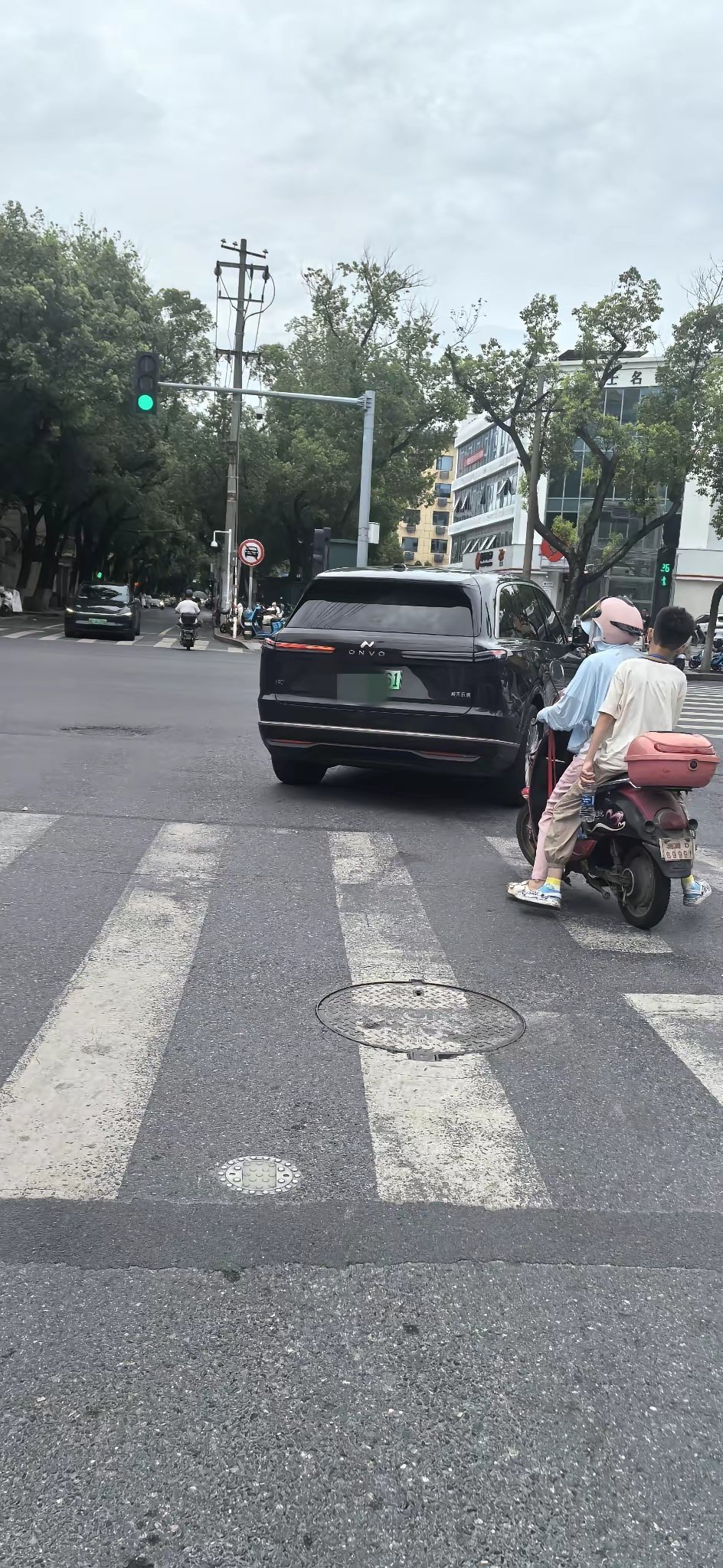 有点好奇，车主既然都买乐道L90了，这价格都能上蔚来中高端了吧，乐道再好终究也是