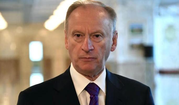 炮舰外交回归？
俄高层放话：谁敢堵俄商船，海军直接突破摧毁。
 
普京核心幕僚帕