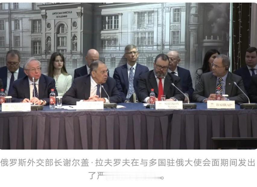 和平通道彻底锁死！
拉夫罗夫重磅发声，美伊谈判再无回转余地。
 
据《中东眼》7
