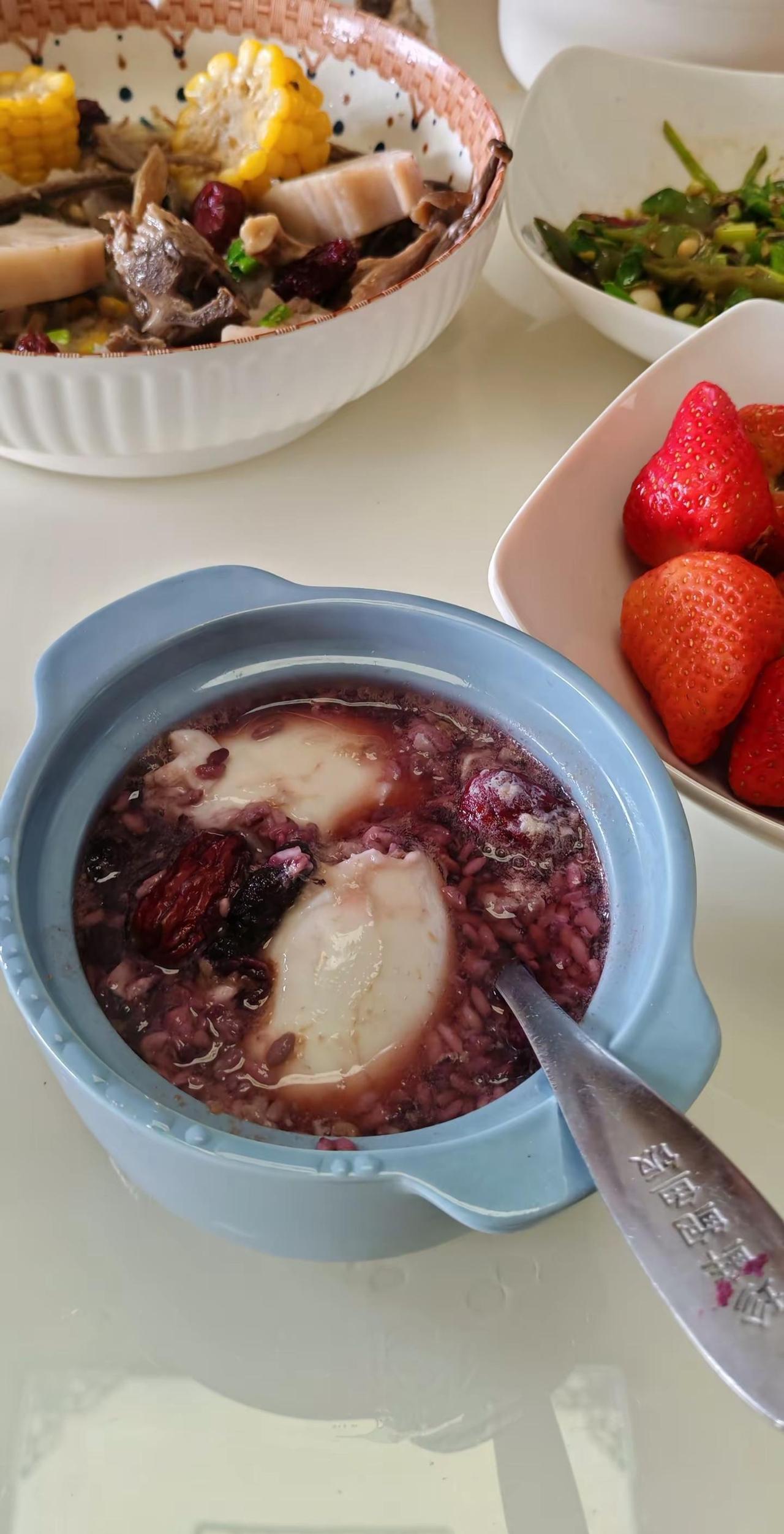 生活最美的状态就是：人静，物简，心安安之吾身 ，静之吾心，删繁就简，安度日常！