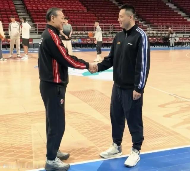 预测错了，上海大鲨鱼即便没了两大内线外援，这辆没大梁的车也把北京北汽拉爆了！