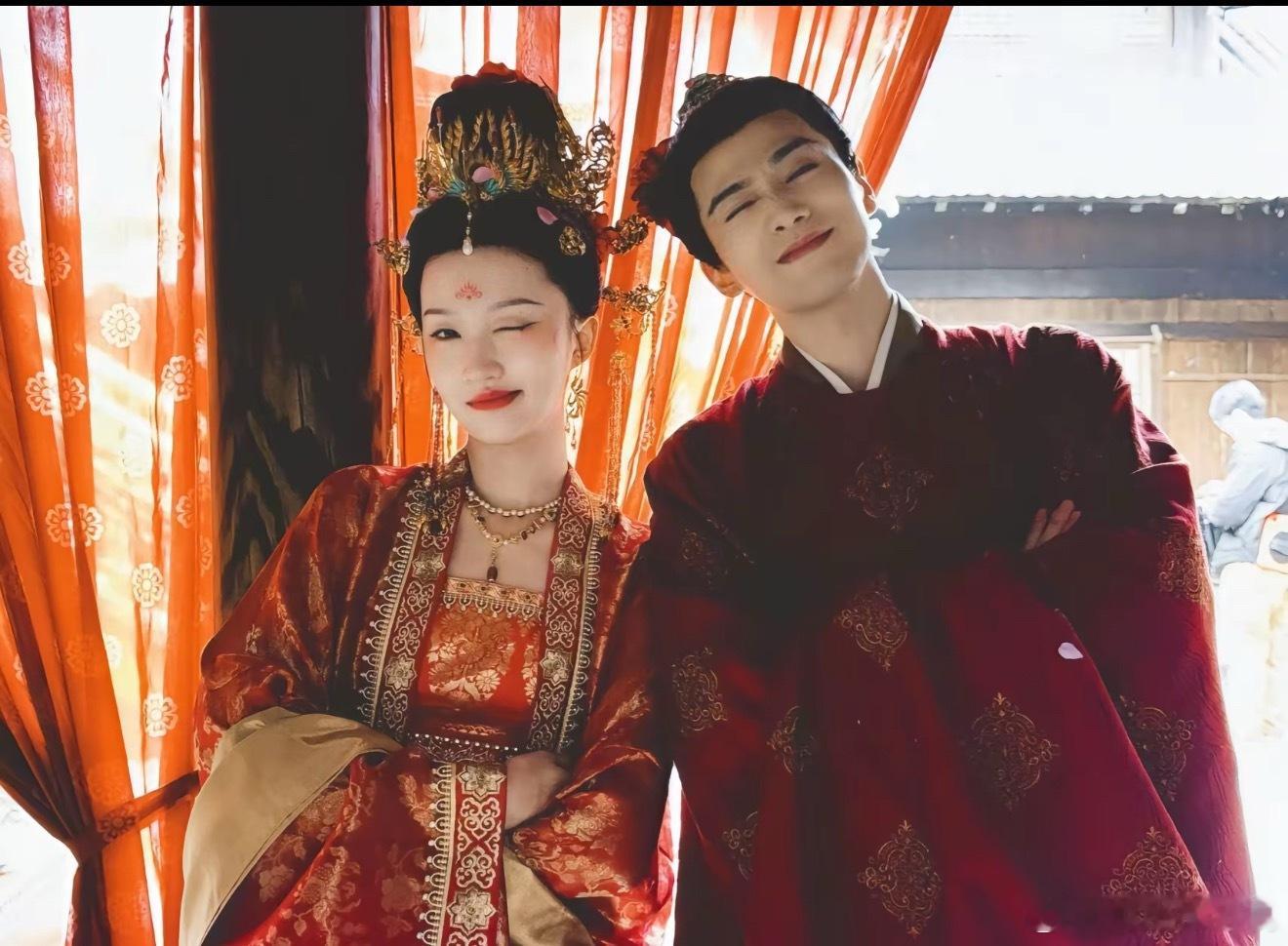好配的小蛇公和梅四，而且有婚服啊好期待子夜归 ​​​
