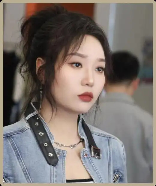 李雪琴怎么瘦成这样了？前后大变样，这是同一个人吗 