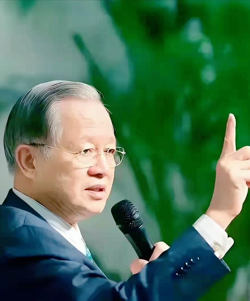 请领导吃饭遭婉拒，低情商直接认输，高情商巧妙预约下次。如何在人际交往中展现高情商