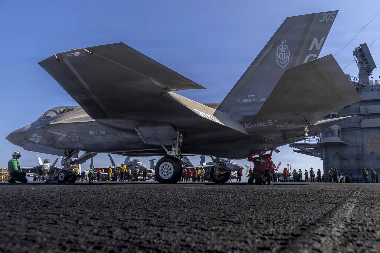 美国被伊朗打怕了？F-35战机批量撤出中东，背后到底藏着怎样的战列布局

说白了