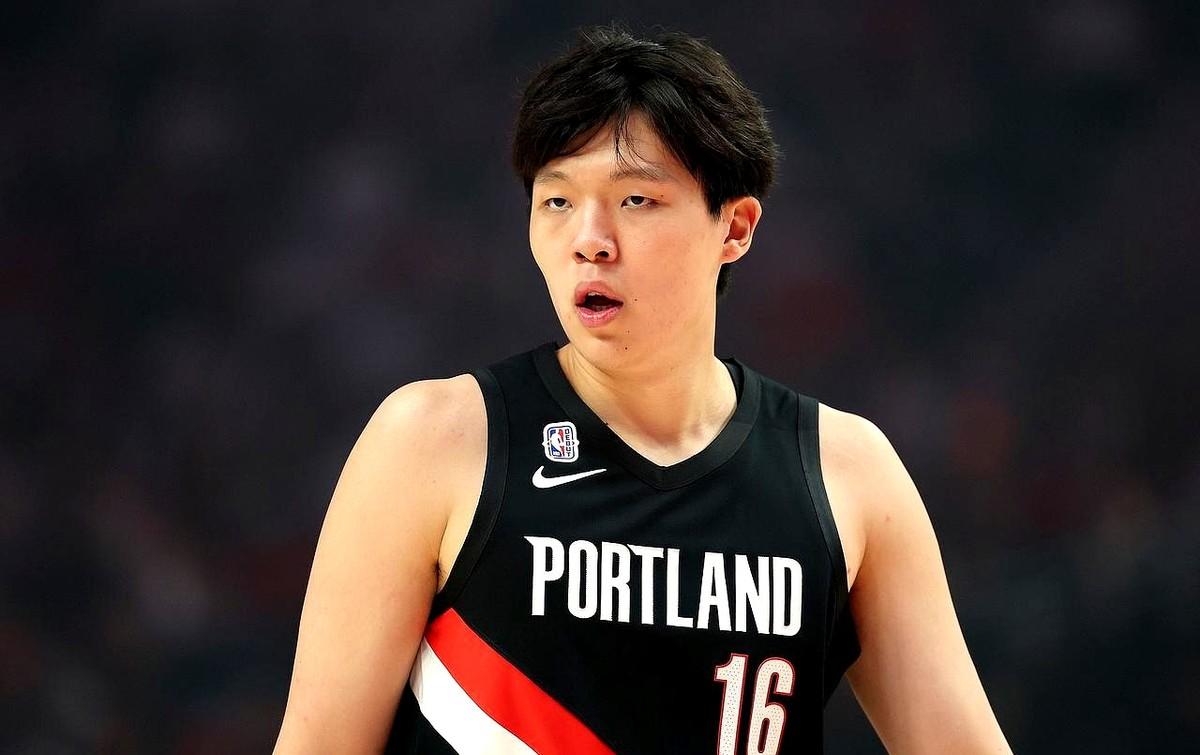 表现实在辣眼睛！
难怪斯普利特不给机会！
今天开拓者客场挑战雷霆，亚历山大一如既