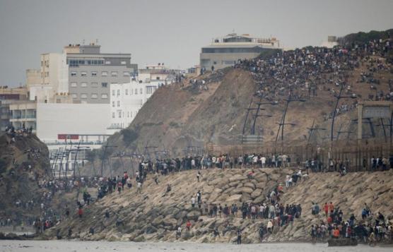 两国军警协力，加强边境管制

至少有355名试图前往西班牙休达飞地的人被摩洛哥安