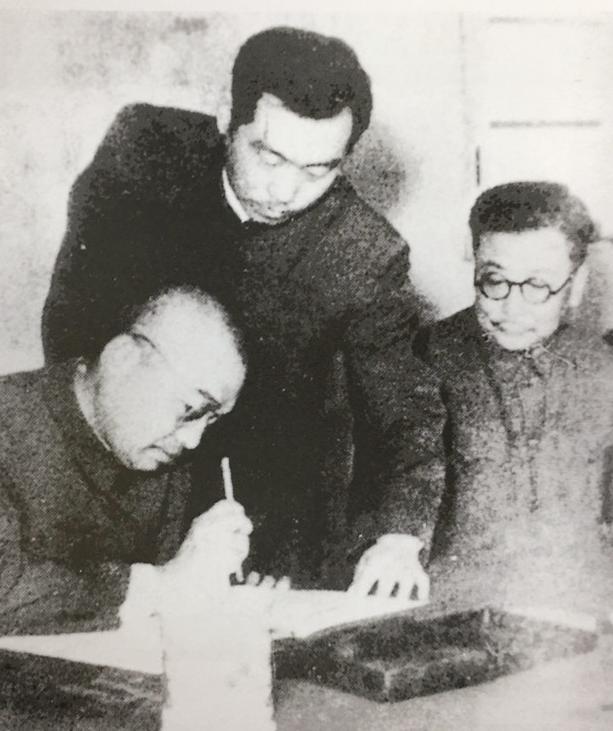 抗美援朝停战谈判时，美国派出5名经验老道的谈判高手，我方难以敲定合适人选，关键时