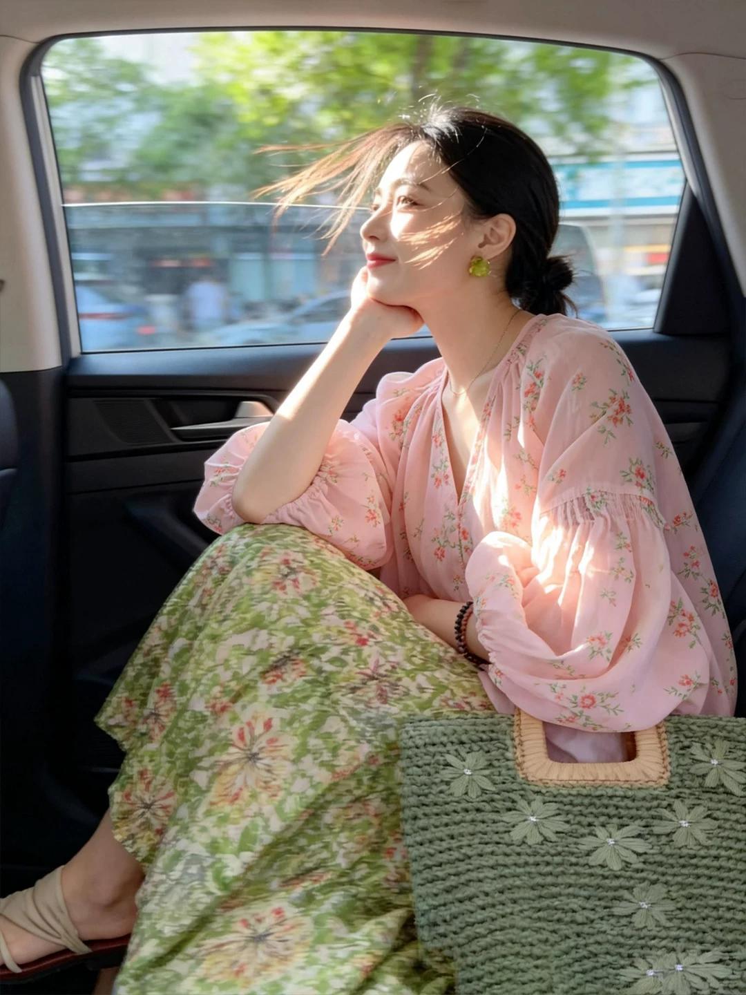 女人如何做到情绪稳定？
这是很多人在纠结和苦恼的一件事，
实话说，
一个女人情绪