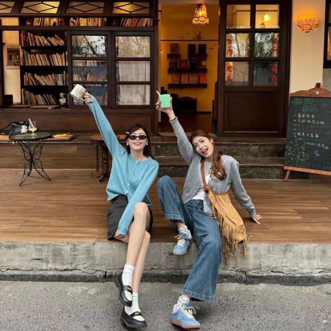 👭🏻  𝘎𝘪𝘳𝘭𝘴 𝘋𝘢𝘺时间在走，我们长久 ◟̆◞̆ ​​
