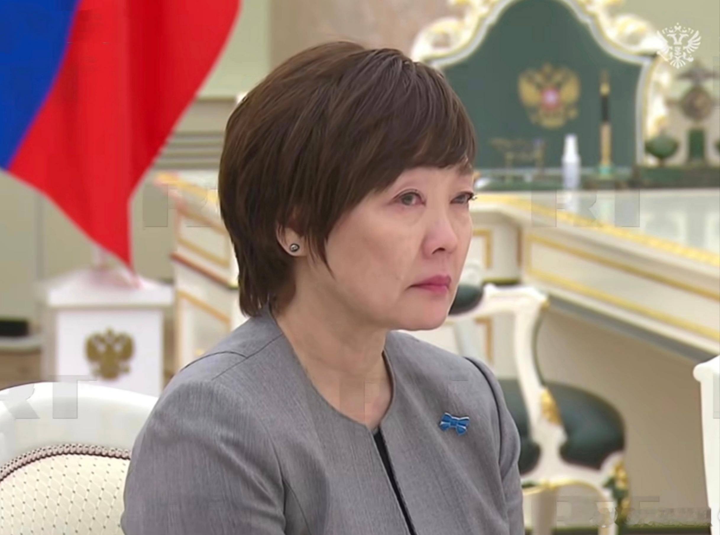 安倍昭惠访问俄罗斯，与普京会面。会谈时提及亡夫安倍晋三，安倍昭惠一度哽咽落泪。安
