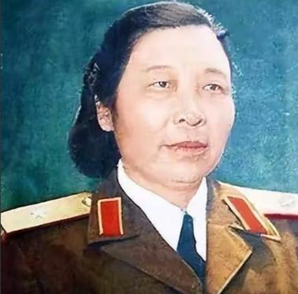 1955年，开国女将军李贞回乡探亲，遇到了打骂她的第一任丈夫古老三，当二人再相见