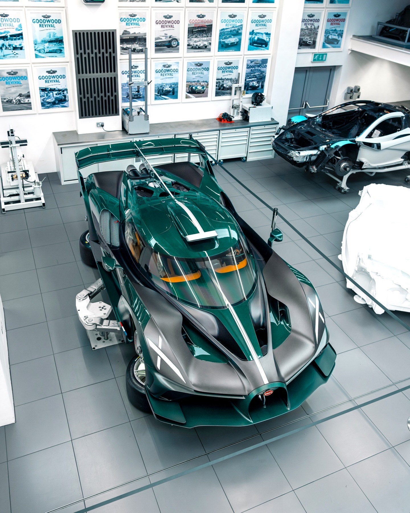 绿色地狱 - 路行版 🔜 LanzanteLimited..布加迪Bolide