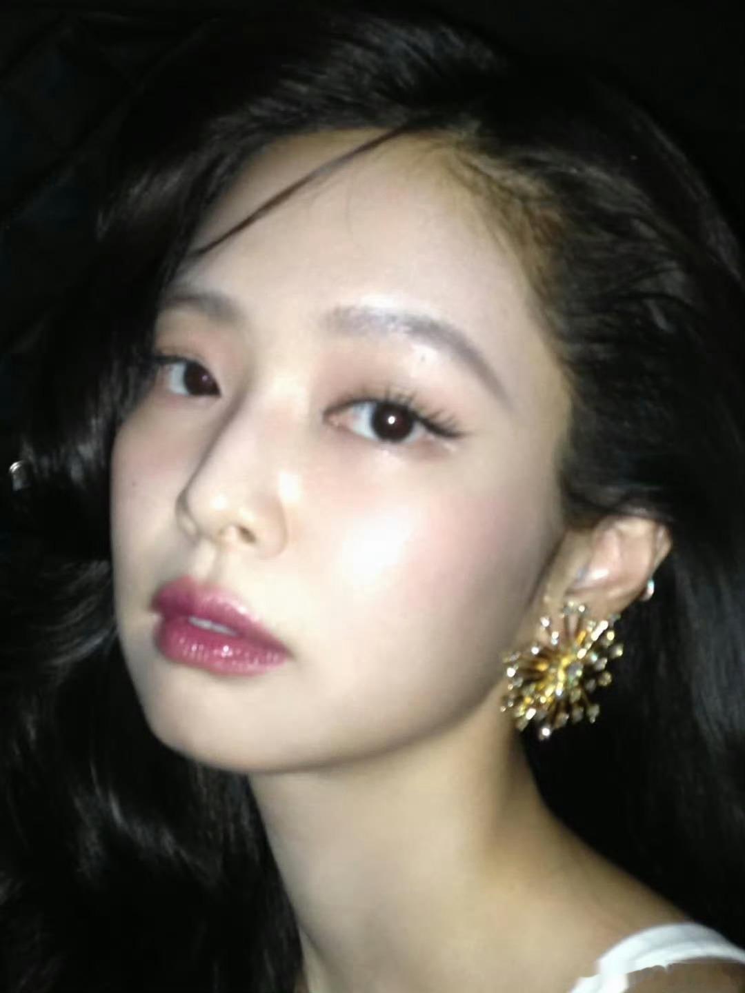 曝Jennie和内娱顶流谈过恋爱本内娱顶流发话说期待kpop女一jennie新歌