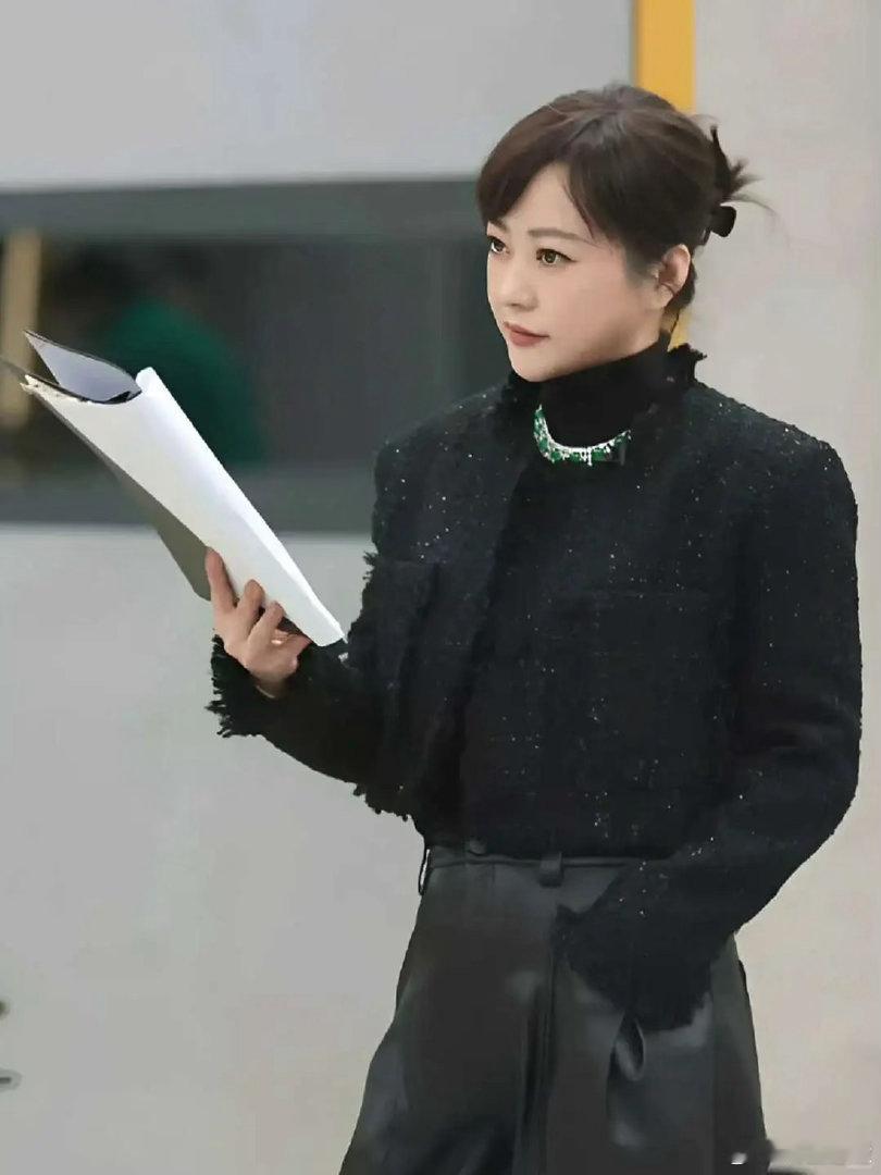 郝蕾曾称AI会替代90%的演员无限超越班说个更扎心的：AI至少不会轧戏、不会耍大