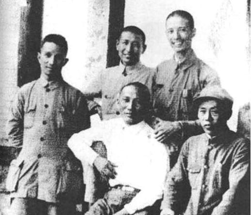 1972年，北京的冬天格外冷。军事科学院的老楼里，一位上将静静地躺在病榻上，无法