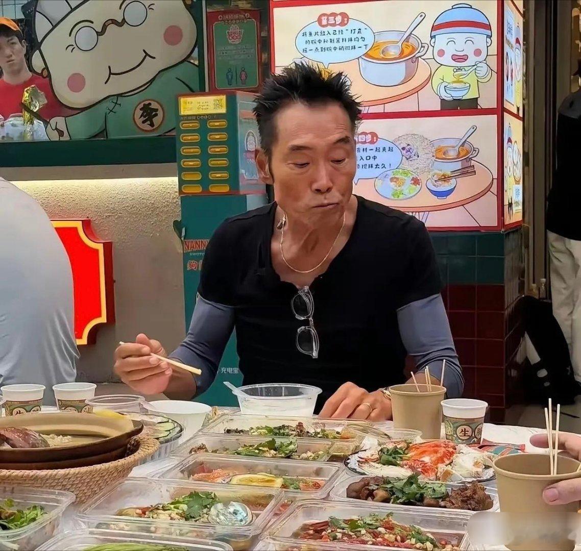 明星工作餐，挺丰盛的。