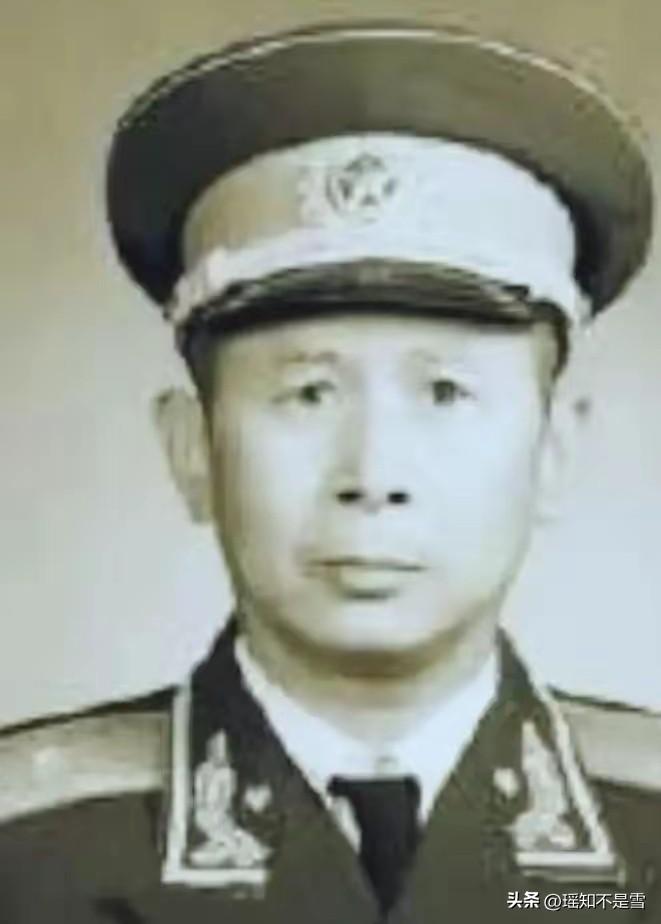 1940年，陈赓看中一员悍将，向朱老总要人，谁知朱老总却说：“此人打仗可以，但绝