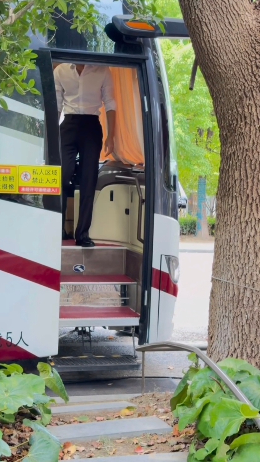 我说此男现阶段方方面面都顶级没人反对吧哇塞这个身材我真的是素材来源:！！！陈星旭