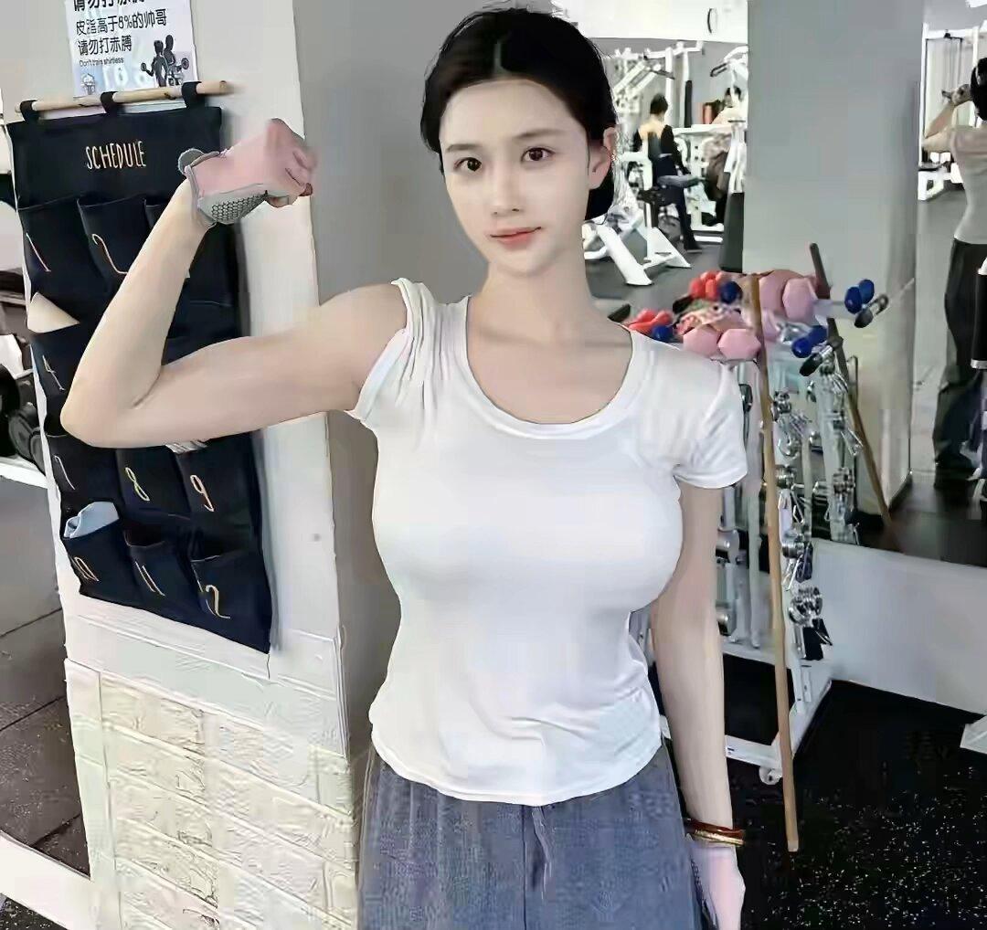 有些人一旦靠近，便是一场精神损耗。哪怕你是去与他分享喜悦，他都能让你黯然神伤。