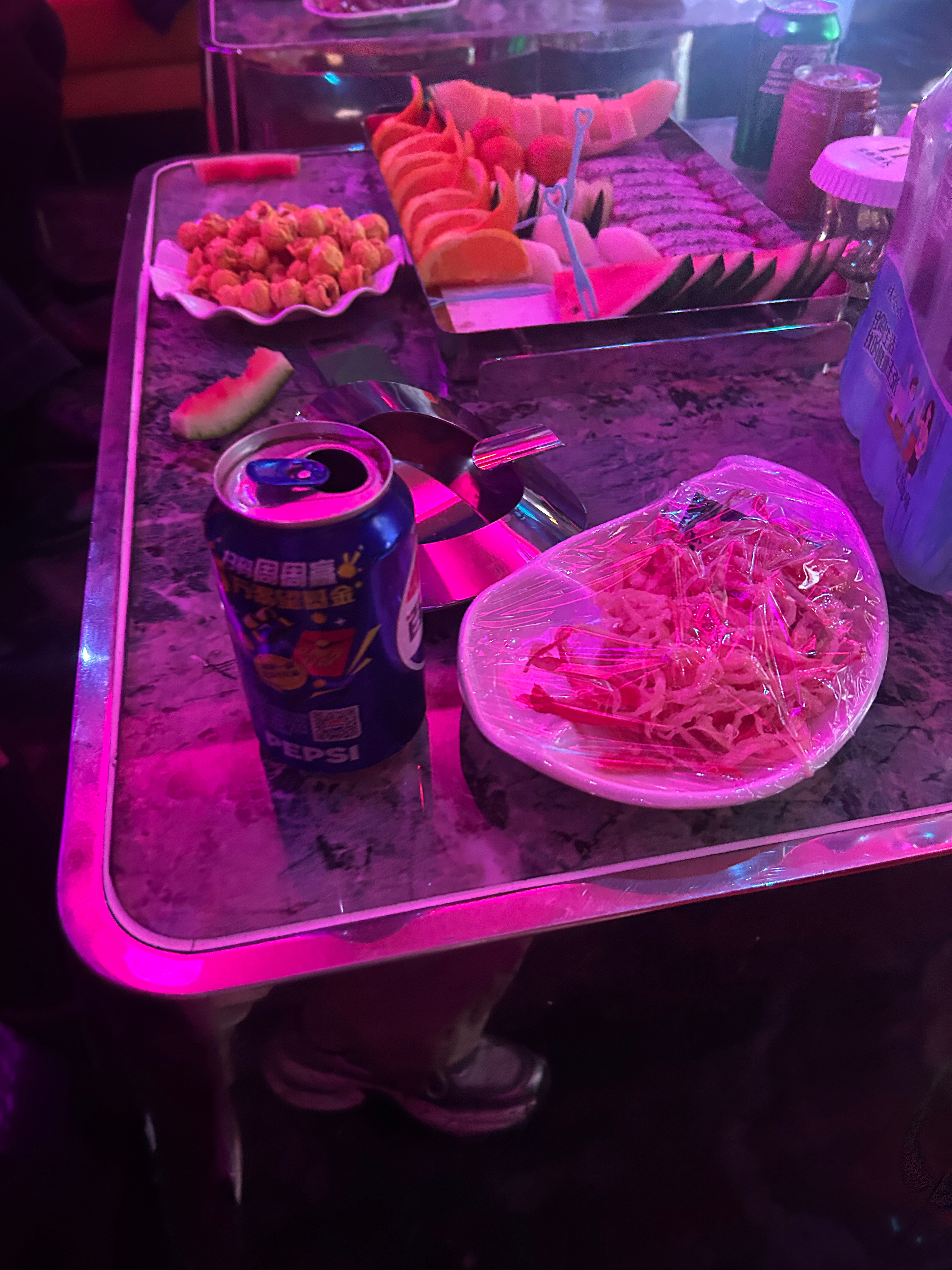 豪弟第一次来KTV ～ 🎶 （  出门前完成的作业和前几天一样  ）解锁人类幼