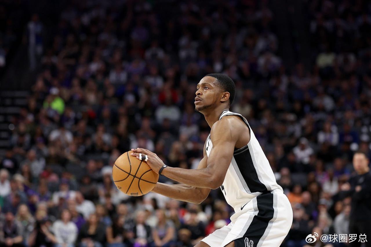 文班亚马搭档 NBA季后赛从国王当家得分手到马刺辅助核心，福克斯坦然接受角色转型